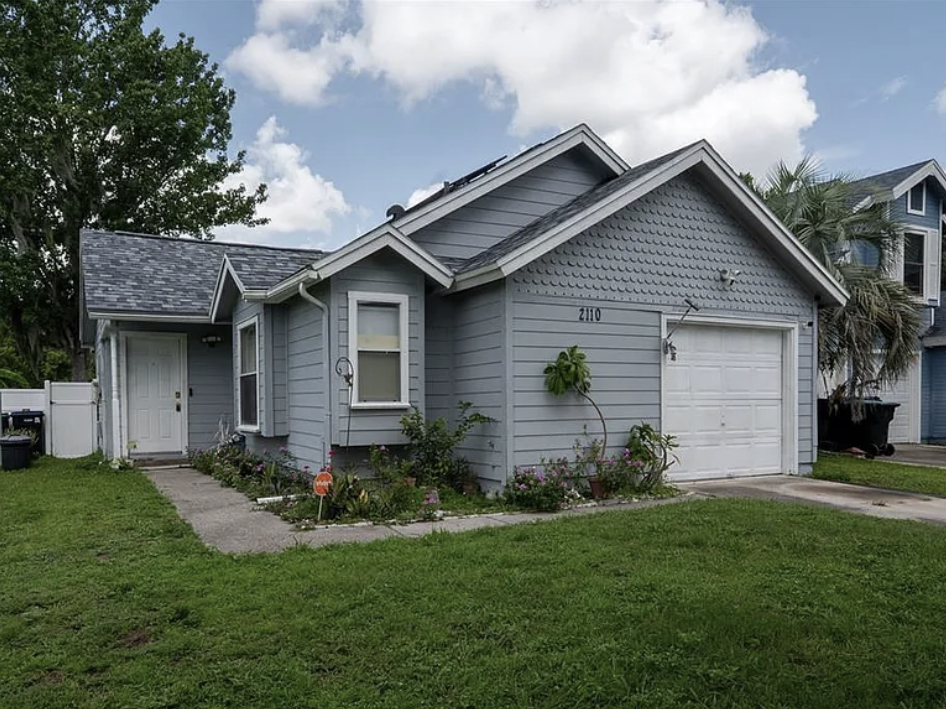 2110 Churchill Downs Cir